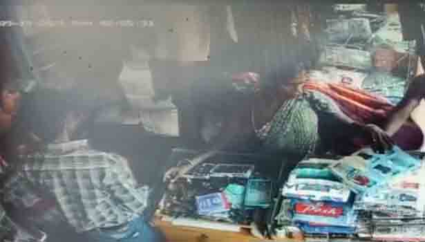 202109211643276781_Tamil_News_Women-who-suddenly-entred-into-a-textile-shop-in-Tirupur-and_SECVPF