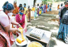 ஓய்வுபெறும் வயது உயர்த்தப்பட்டிருப்பதால் 29 ஆயிரத்து 137 சமையலர்களும், 24 ஆயிரத்து 576 சமையல் உதவியாளர்களும் பயன்;