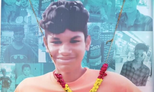 B50F0491-51BD-45AE-A426-61FF05986D04